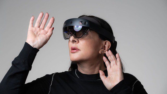 MARINA ABRAMOVIĆ - VIRTUAL REALITY